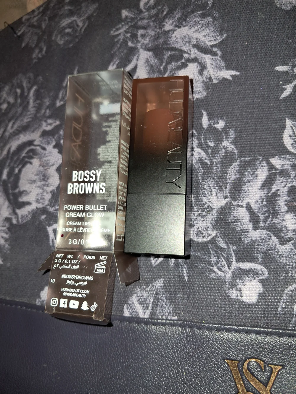 HUDA BEAUTY Bossy Browns Cream Glow Power Bullet Lipstick - Boss Chick